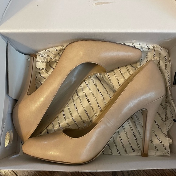Aldo Beige Heels- Used but in very good condition. Size 39. - Picture 3 of 7